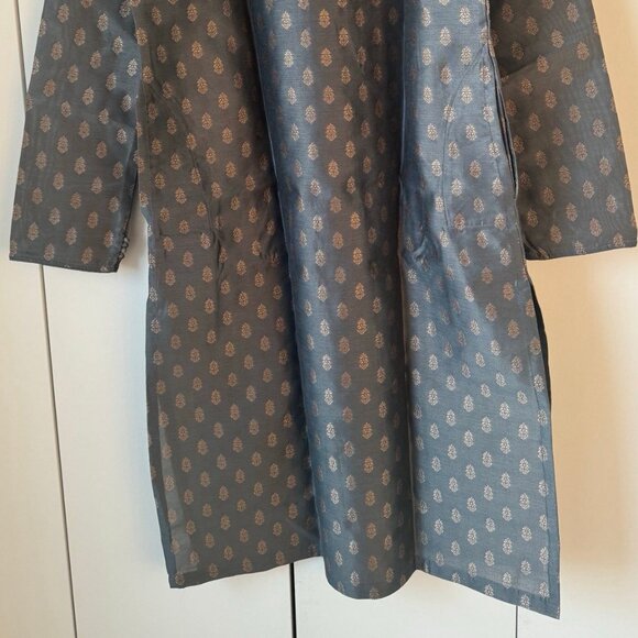 Manyavar Grey Kurta Pajama Set With Golden Motif (sherwani) - Picture 4 of 9